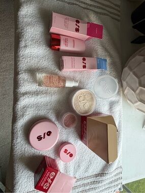 ONE/SIZE new FULL size translucent powder, trav Ulta pink, 2 full sized primers